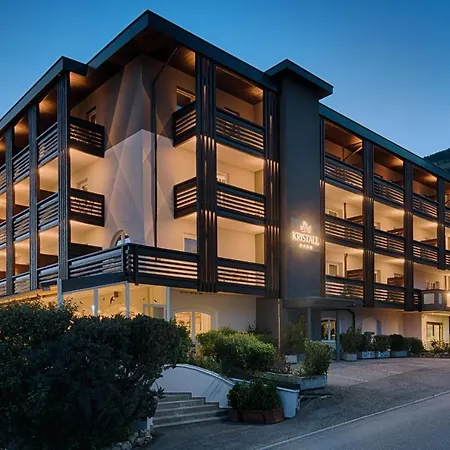 Hotel Kristall Falzes