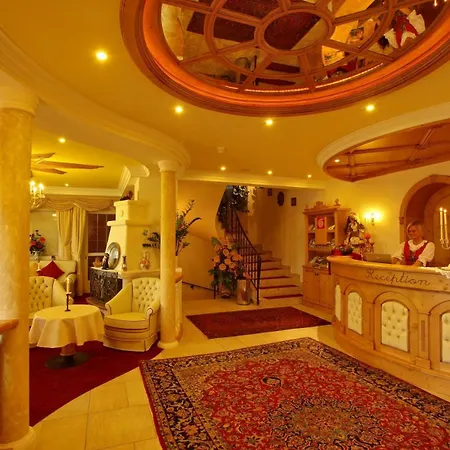 Kristall Hotel 4*