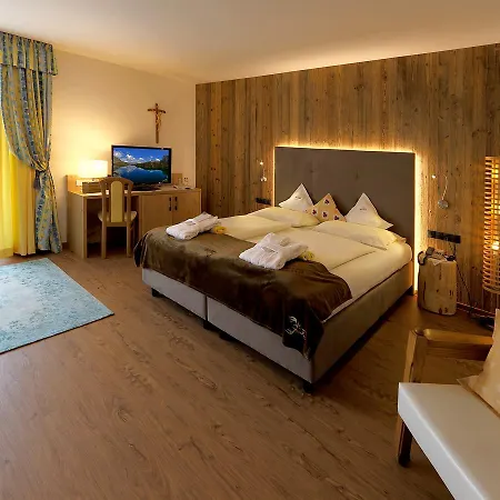 Kristall Hotel Falzes