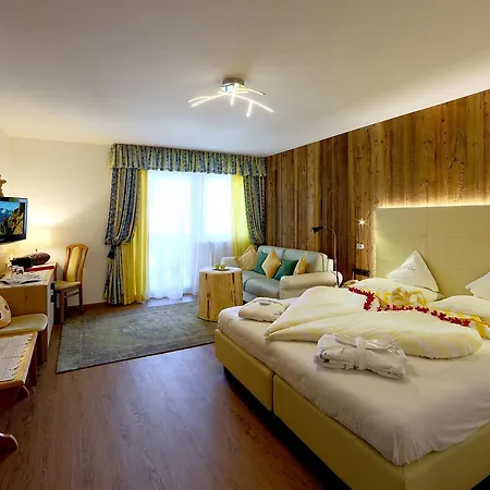 Kristall Hotel