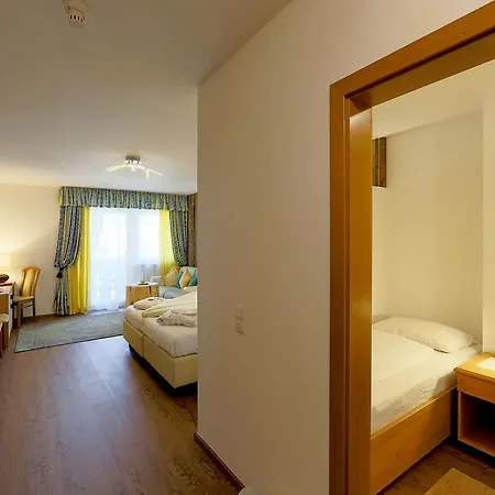 Hotel Kristall 4*