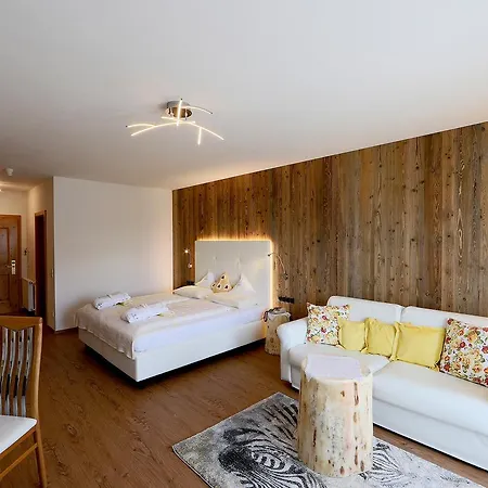 Hotel Kristall Falzes