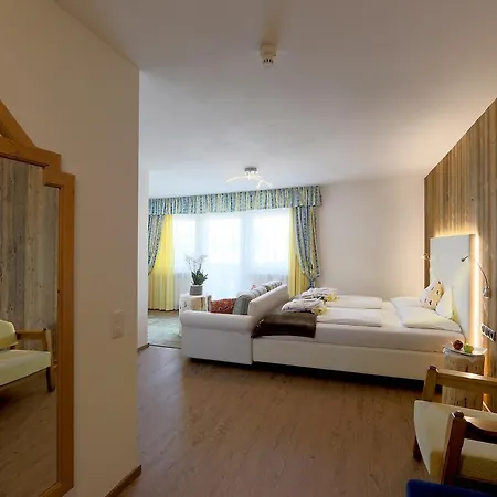 Hotel Kristall Falzes