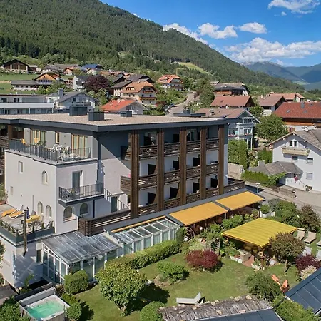 Kristall Hotel