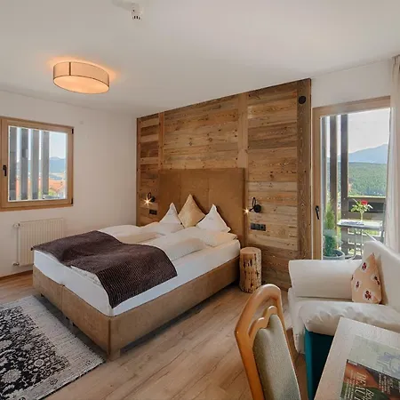 Hotel Kristall 4*