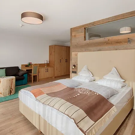 Hotel Kristall Falzes