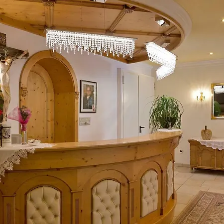 Kristall Hotel Falzes